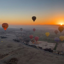 Hot-air-balloons-sunrise-1