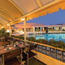Cairo Pyramids Hotel Pool restaurant